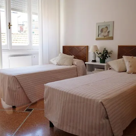 Casa Lydia, Elegant, Wide And Bright דירה *